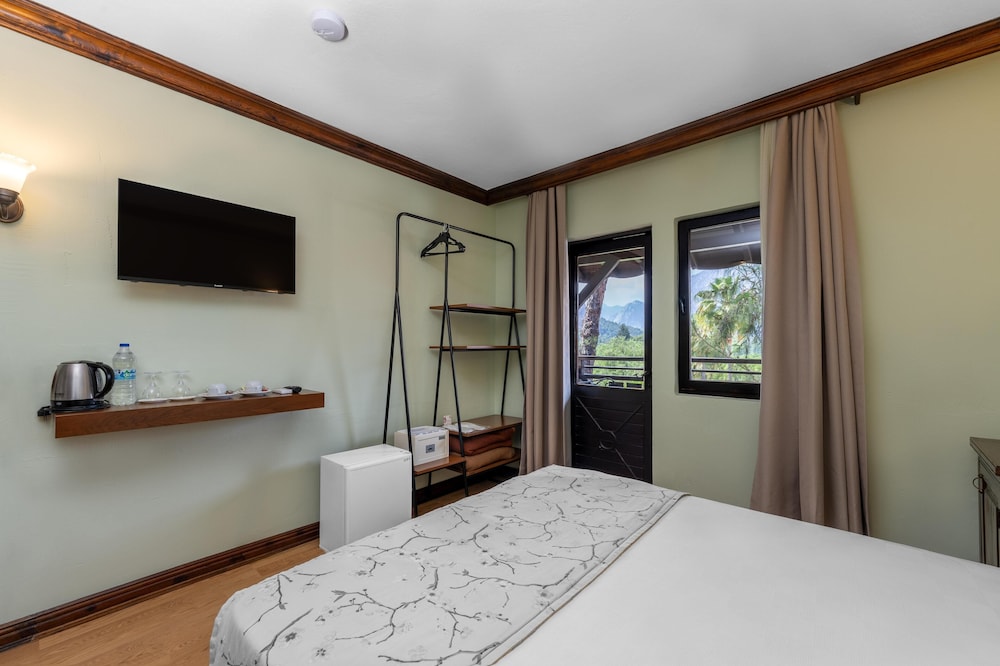 BESO HOTEL BERKE RANCH — Hotel rooms in Kemer