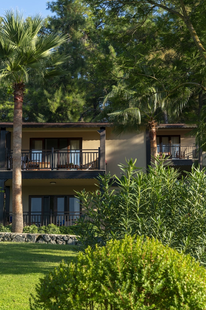 BESO HOTEL BERKE RANCH — Hotel building in Kemer