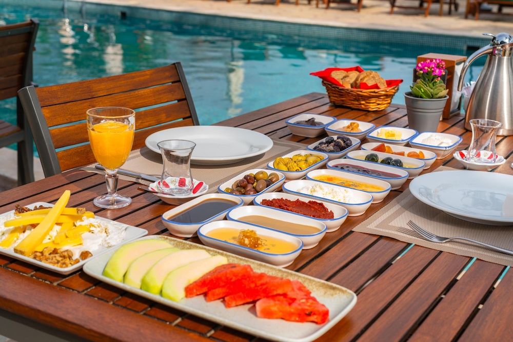 BESO HOTEL BERKE RANCH — Restaurant & bars in Kemer