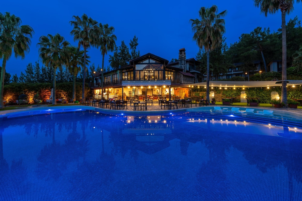 BESO HOTEL BERKE RANCH — Restaurant & bars in Kemer
