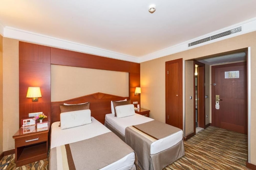 Hotel Vicenza — Hotel rooms in Istanbul, Istanbul
