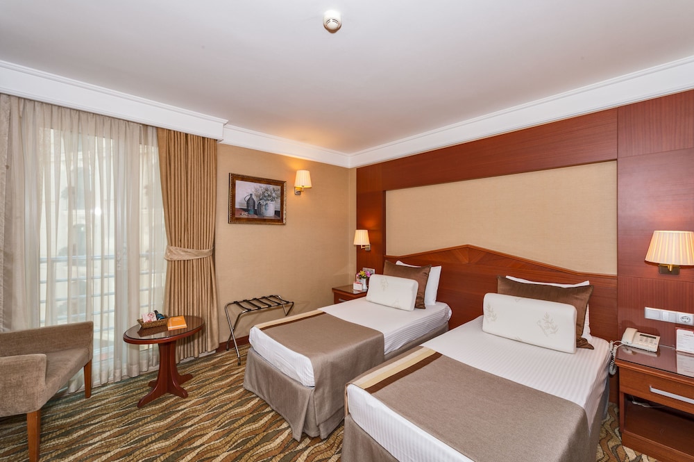 Hotel Vicenza — Hotel rooms in Istanbul, Istanbul