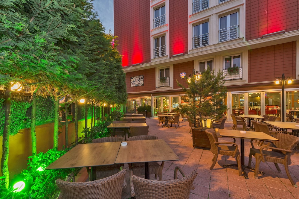 Hotel Vicenza — Restaurant & bars in Istanbul, Istanbul