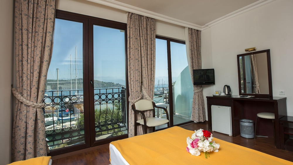 Ata Park Hotel — Hotel rooms in Fethiye, Mugla