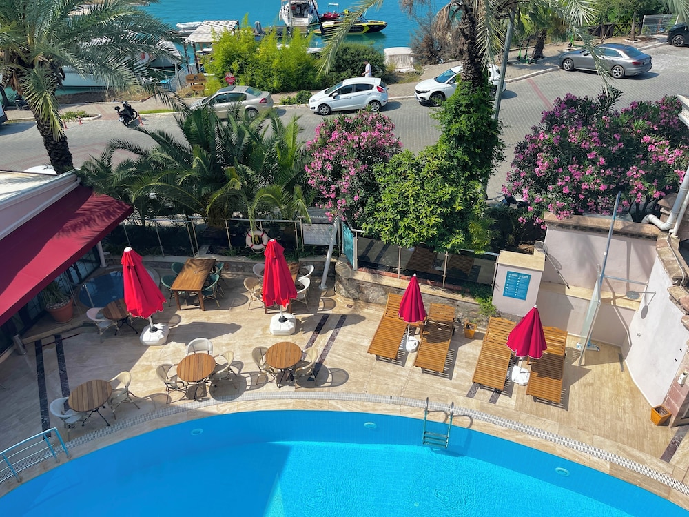 Ata Park Hotel — Swimming pool in Fethiye, Mugla