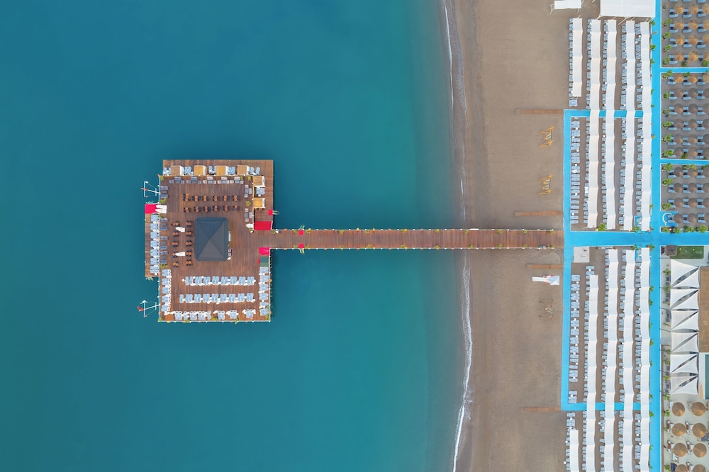Delphin Imperial — Outdoor in Lara