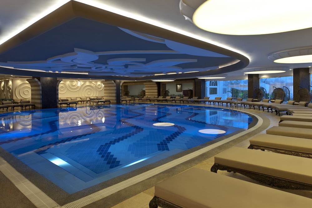 Delphin Imperial — Pool in Lara