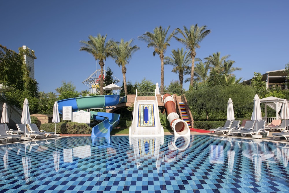 Delphin Imperial — Pool in Lara