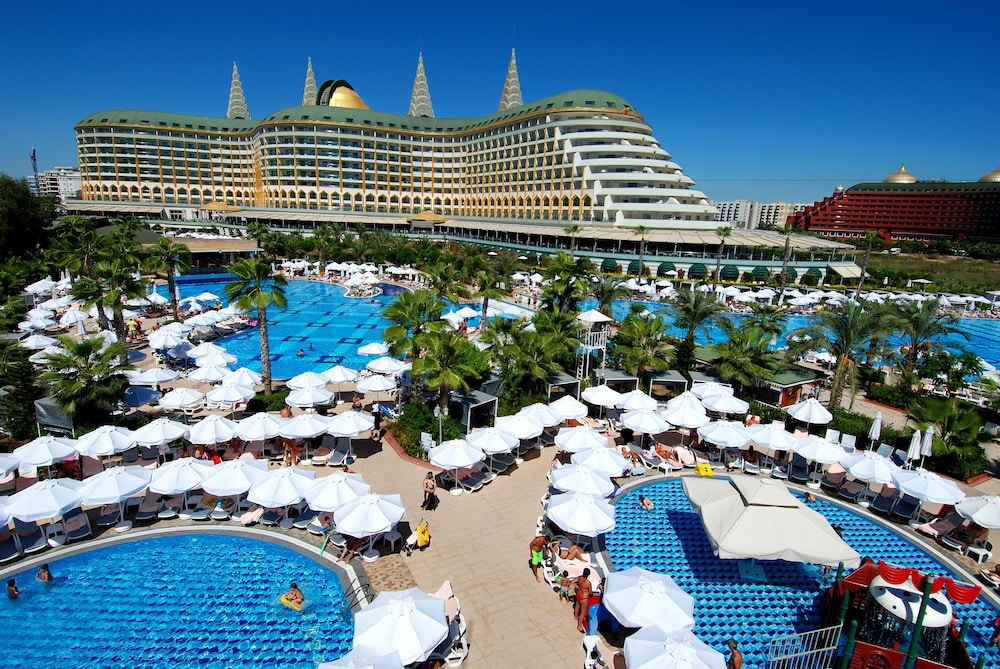 Delphin Imperial — View in Lara