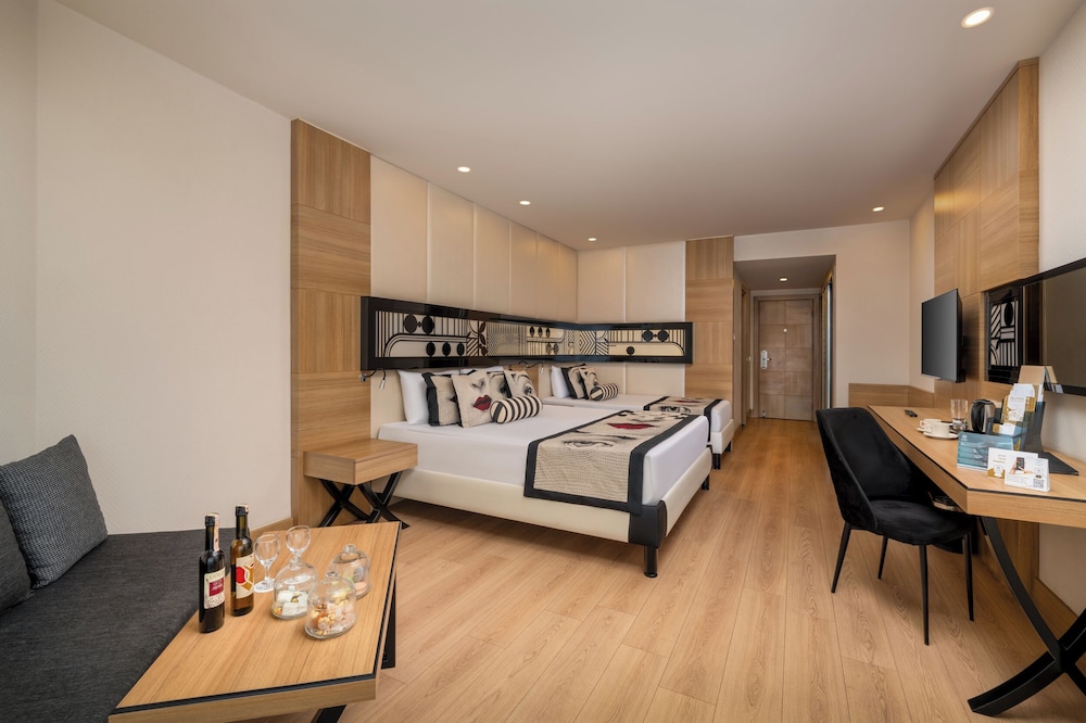 Delphin Imperial — Rooms in Lara
