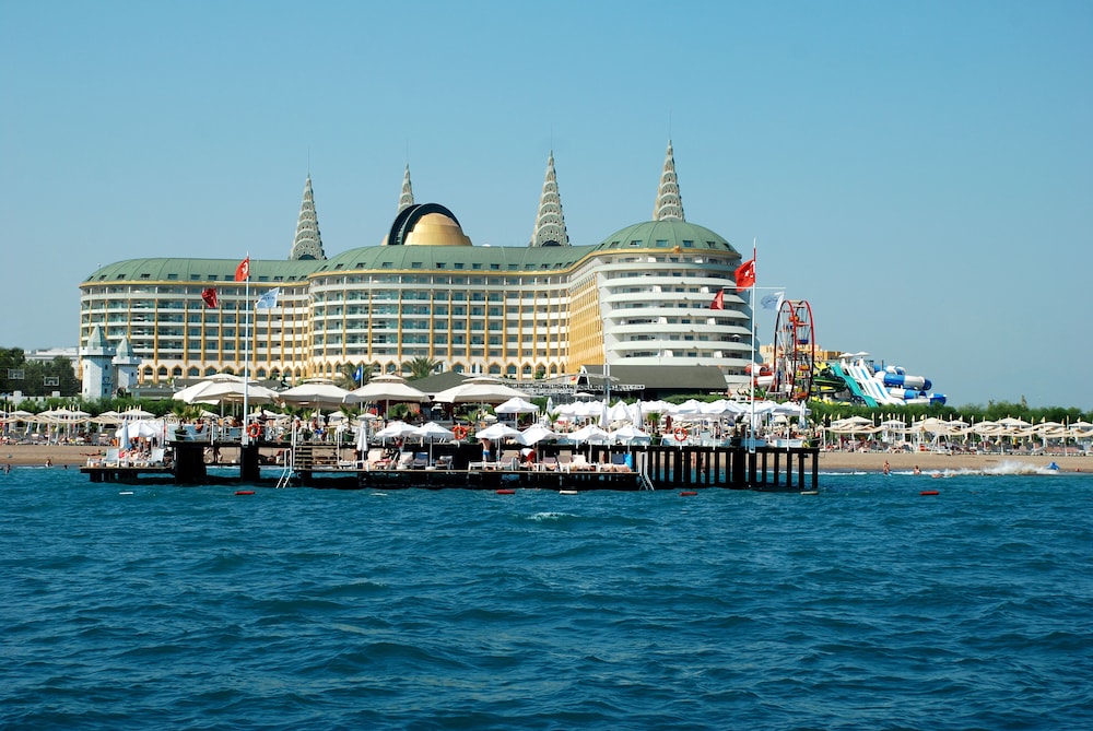 Delphin Imperial — View in Lara