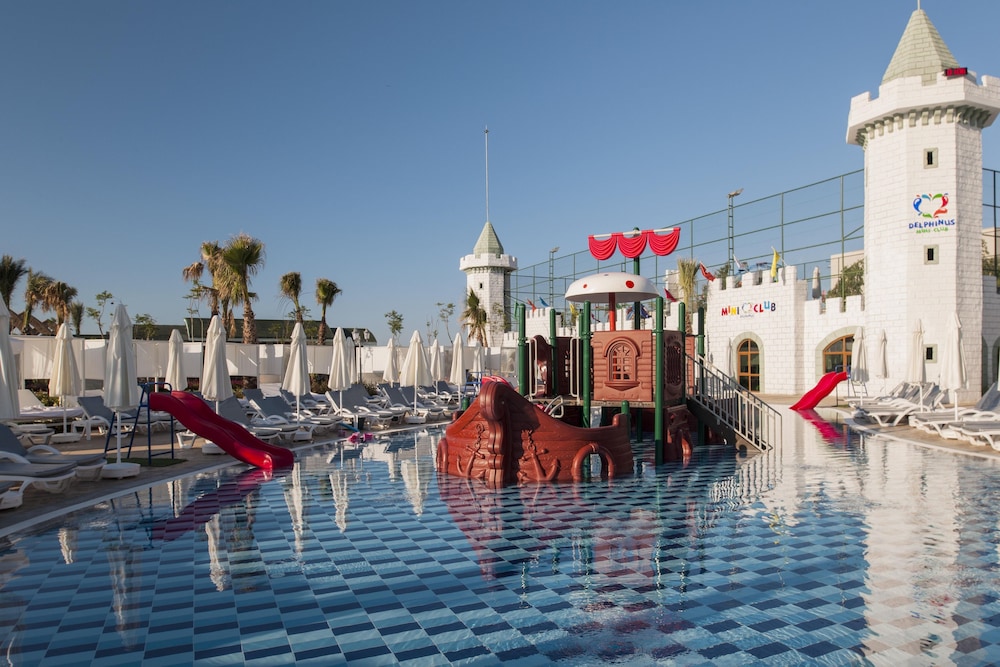 Delphin Imperial — Pool in Lara