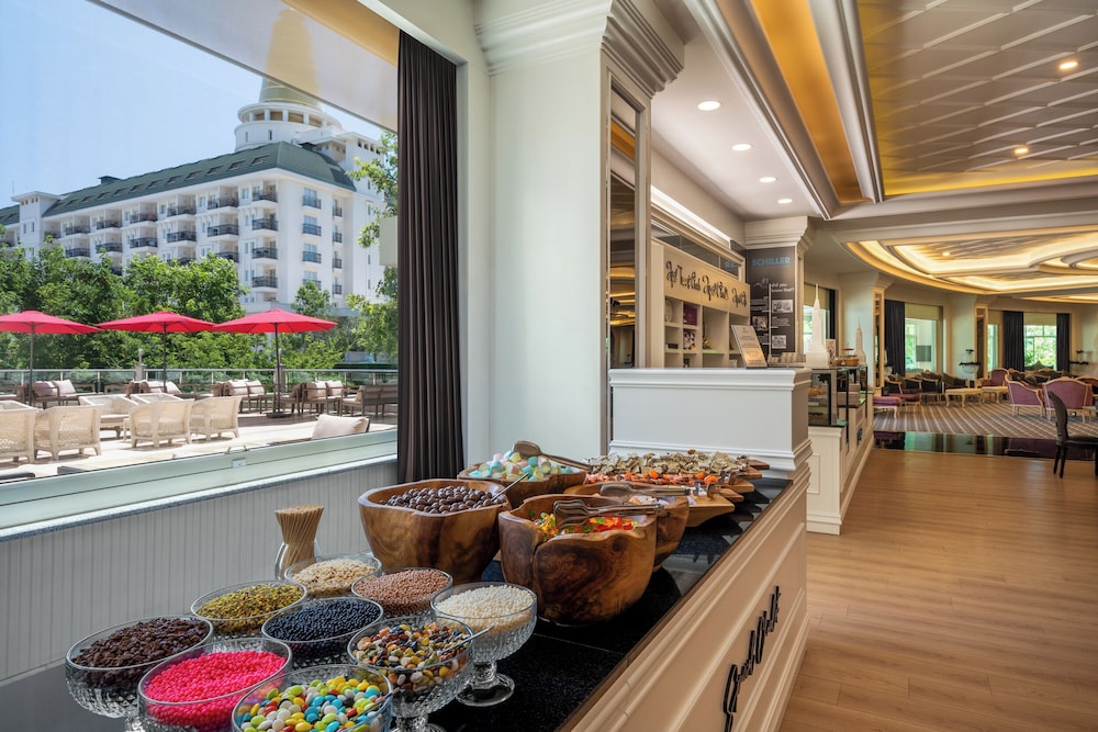 Delphin Imperial — Restaurant in Lara