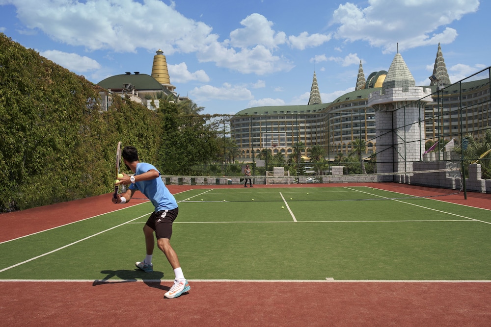 Delphin Imperial — On-site activities in Lara