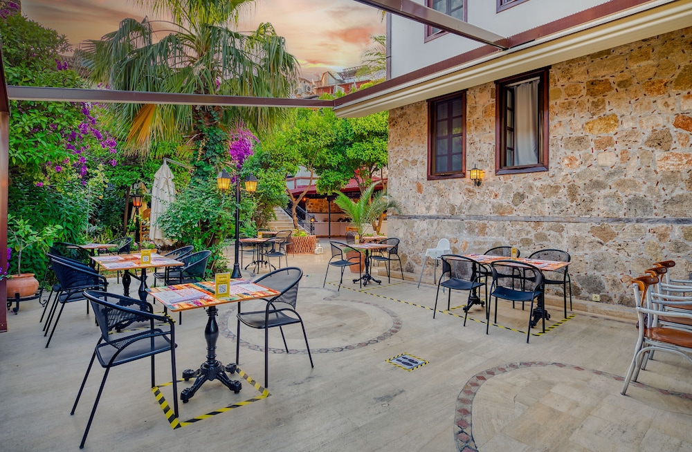 Dogan Hotel by Prana Hotels & Resorts - Special Class — Restaurant & bars in Antalya
