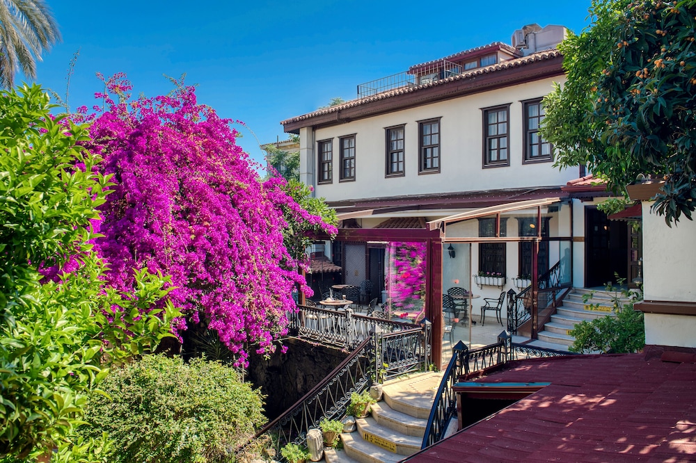 Dogan Hotel by Prana Hotels & Resorts - Special Class — Hotel building in Antalya