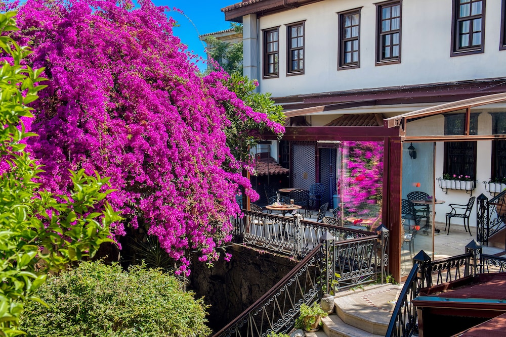Dogan Hotel by Prana Hotels & Resorts - Special Class — Hotel building in Antalya