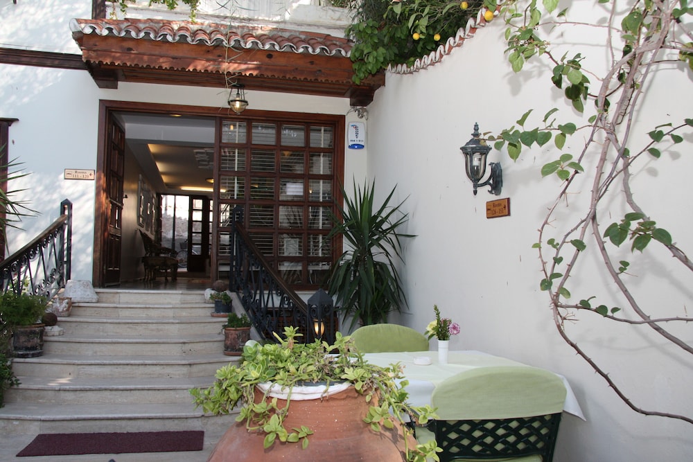 Dogan Hotel by Prana Hotels & Resorts - Special Class — Hotel building in Antalya