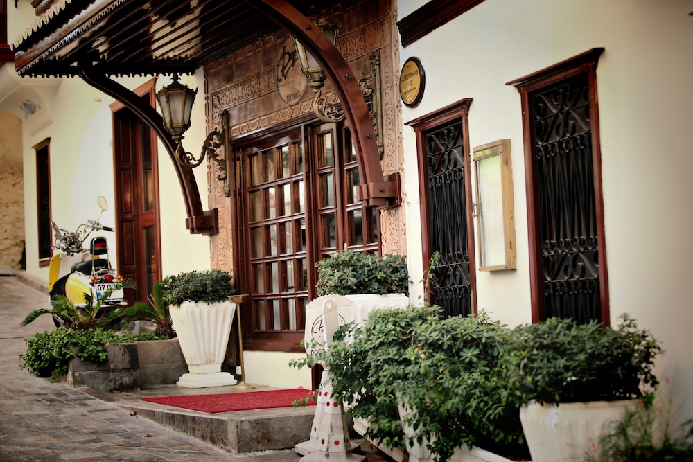 Dogan Hotel by Prana Hotels & Resorts - Special Class — Hotel building in Antalya