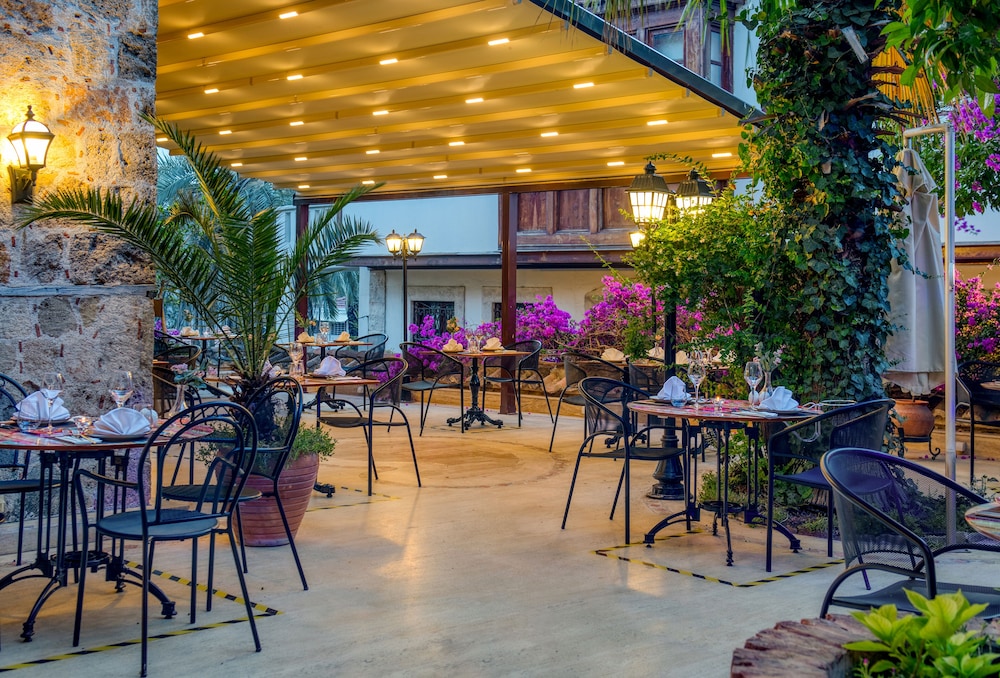 Dogan Hotel by Prana Hotels & Resorts - Special Class — Restaurant & bars in Antalya