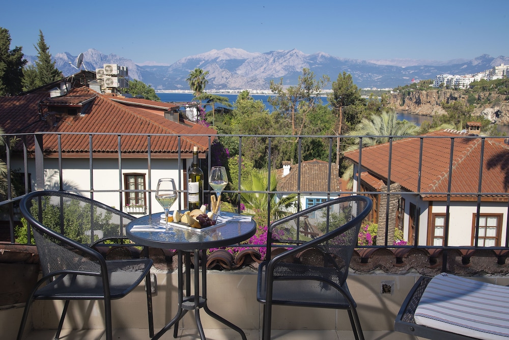 Dogan Hotel by Prana Hotels & Resorts - Special Class — Hotel building in Antalya