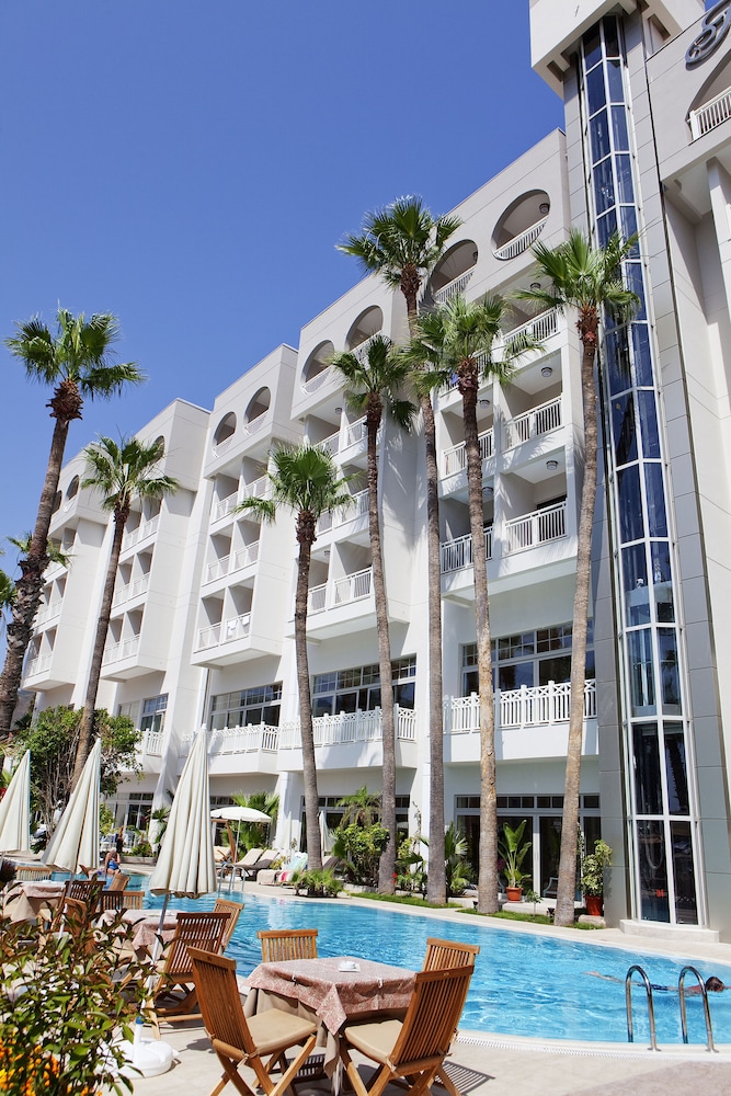Quadas Hotel - Adults Only - All inclusive — Hotel building in İçmeler, Mugla