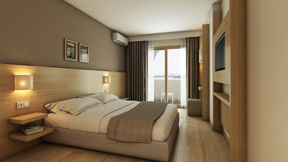 Fortuna Beach Hotel - All Inclusive — Hotel rooms in İçmeler, Mugla