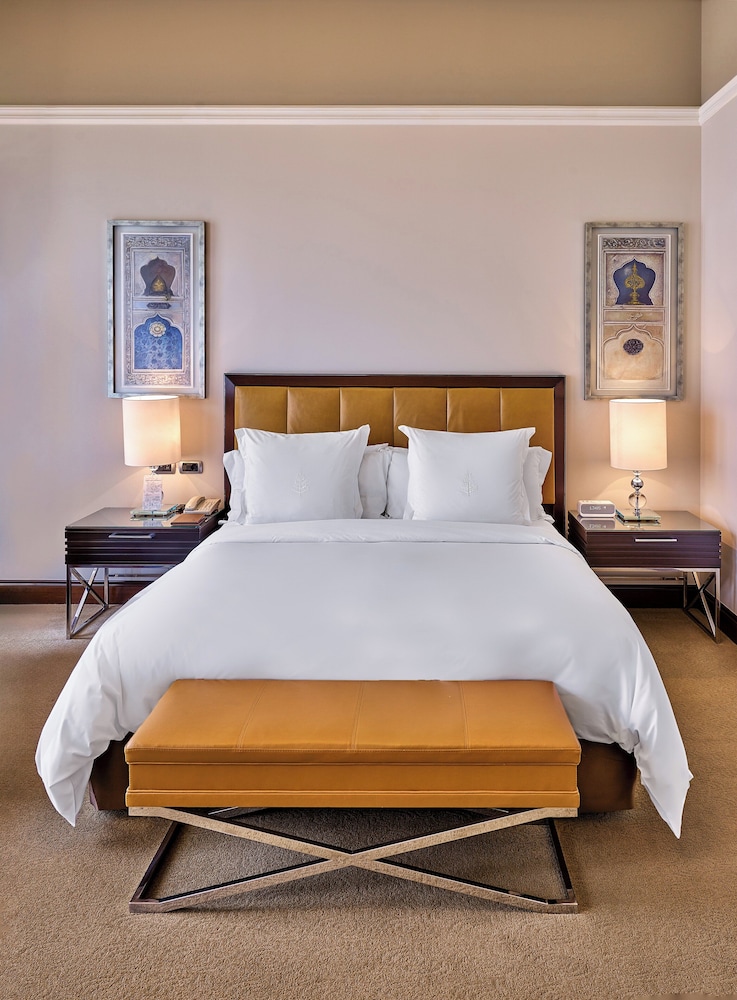 Four Seasons Hotel Istanbul at the Bosphorus — Hotel rooms in Istanbul, Istanbul