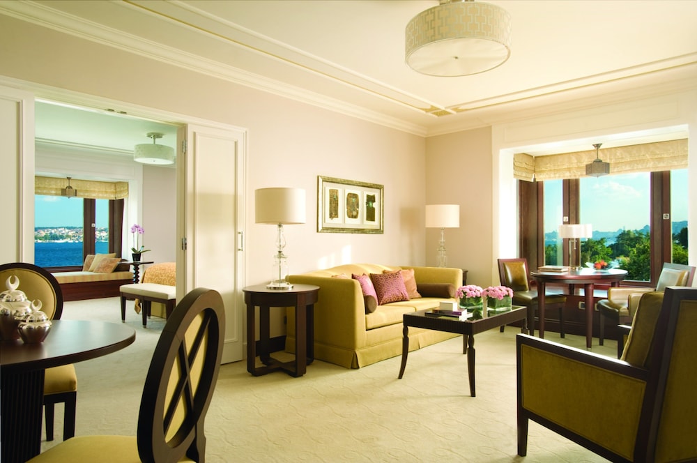 Four Seasons Hotel Istanbul at the Bosphorus — Hotel rooms in Istanbul, Istanbul