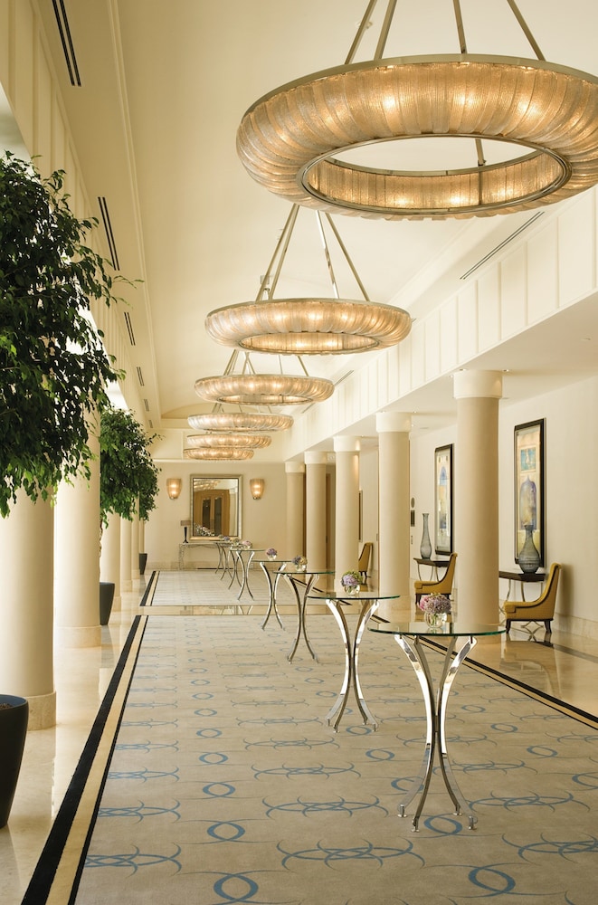 Four Seasons Hotel Istanbul at the Bosphorus — Hotel building in Istanbul, Istanbul