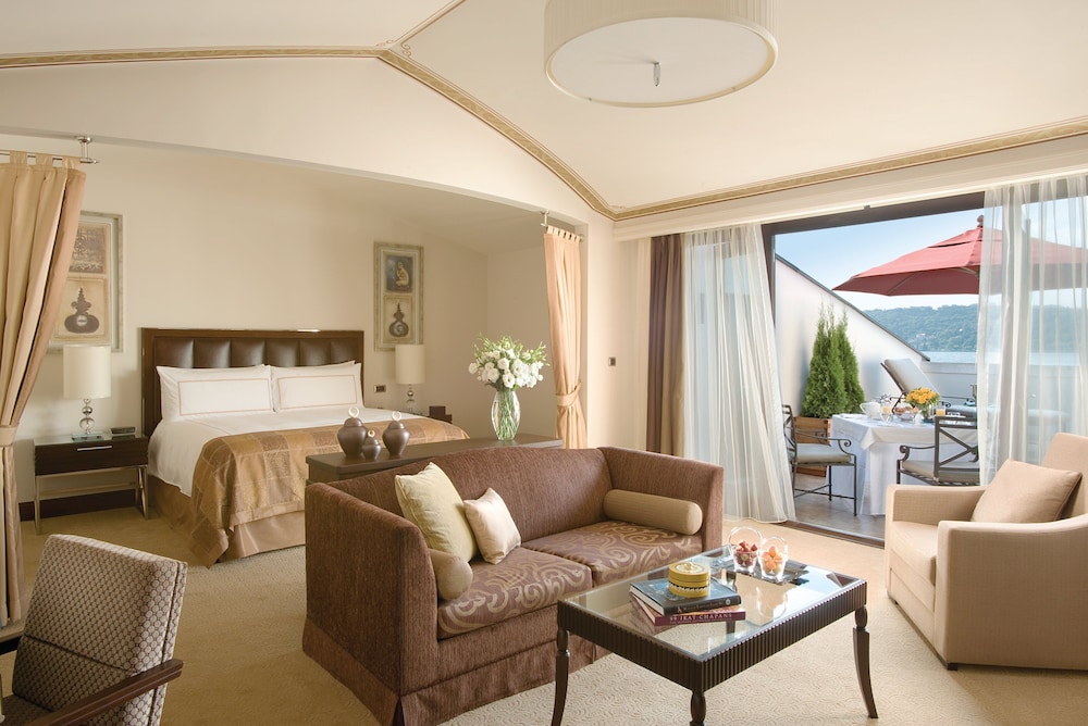 Four Seasons Hotel Istanbul at the Bosphorus — Hotel rooms in Istanbul, Istanbul