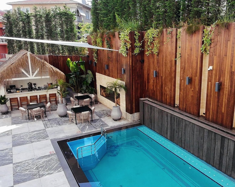 Dosso Dossi Hotels & SPA Golden Horn — Swimming pool in Istanbul, Istanbul