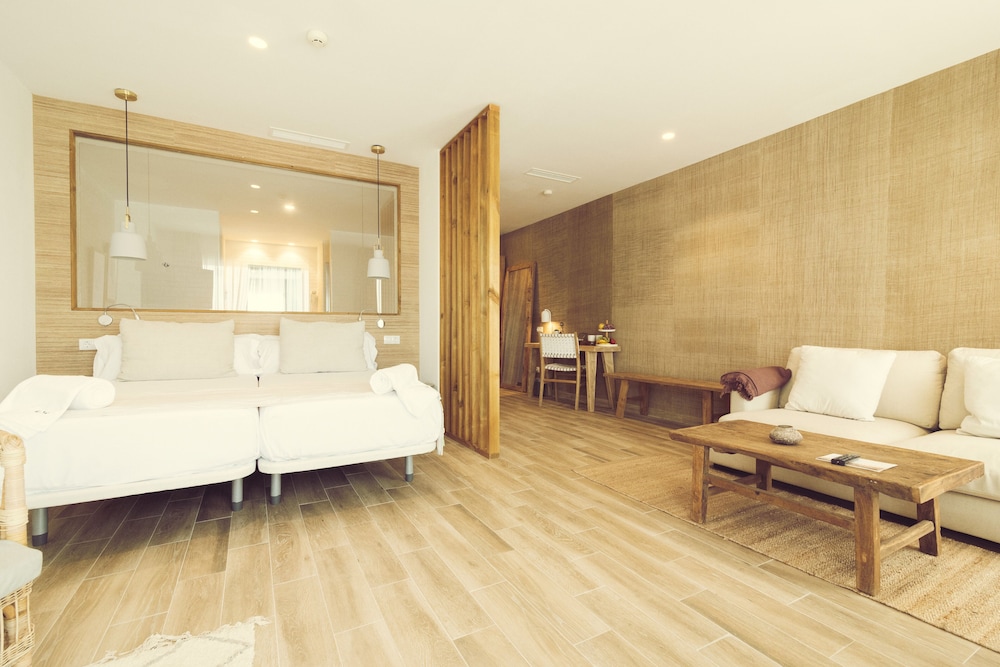 ICON Valparaiso - Adults Only — Hotel rooms in Calas de Mallorca, Balearic Islands