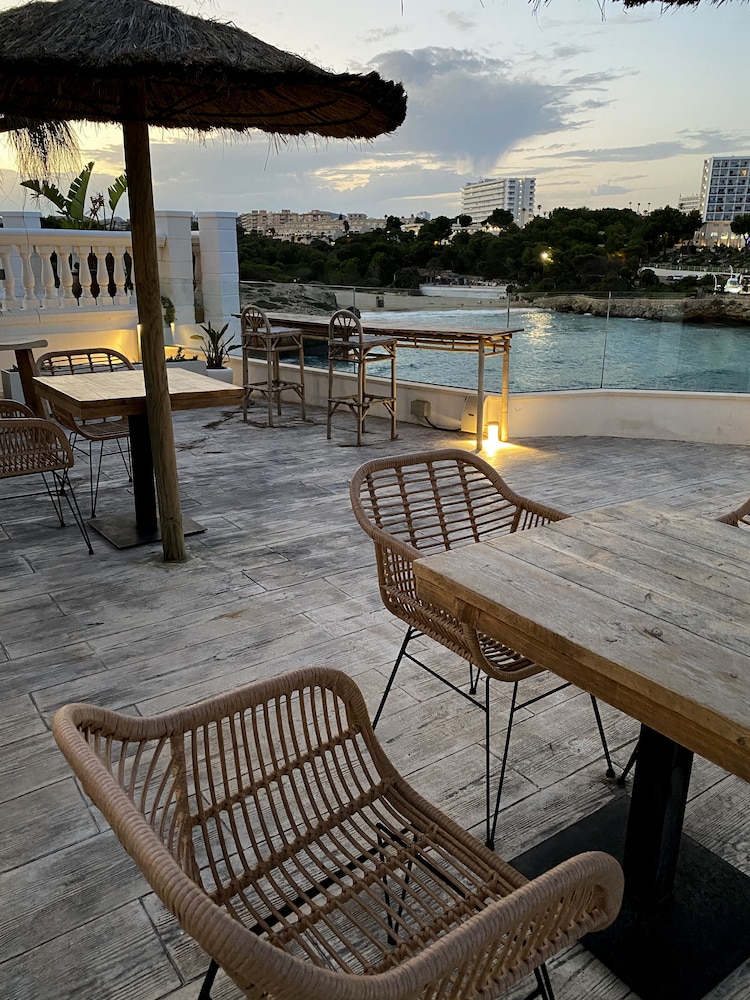 ICON Valparaiso - Adults Only — Restaurant & bars in Calas de Mallorca, Balearic Islands