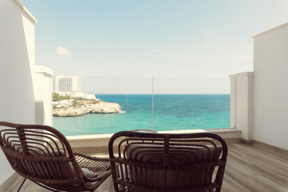 ICON Valparaiso - Adults Only — Beach in Calas de Mallorca, Balearic Islands