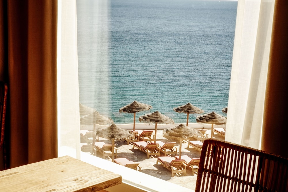 ICON Valparaiso - Adults Only — Beach in Calas de Mallorca, Balearic Islands