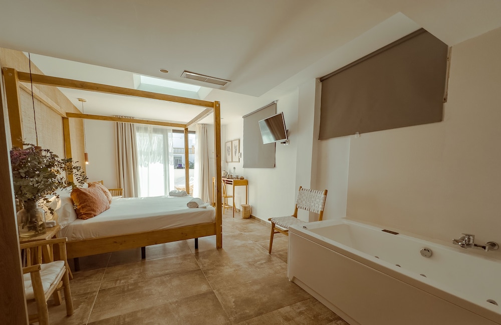 ICON Valparaiso - Adults Only — Hotel rooms in Calas de Mallorca, Balearic Islands