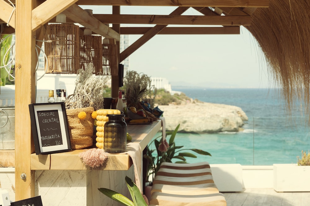 ICON Valparaiso - Adults Only — Restaurant & bars in Calas de Mallorca, Balearic Islands