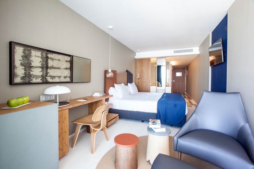 Ocean Drive Talamanca — Hotel rooms in Ibiza Town, Balearic Islands