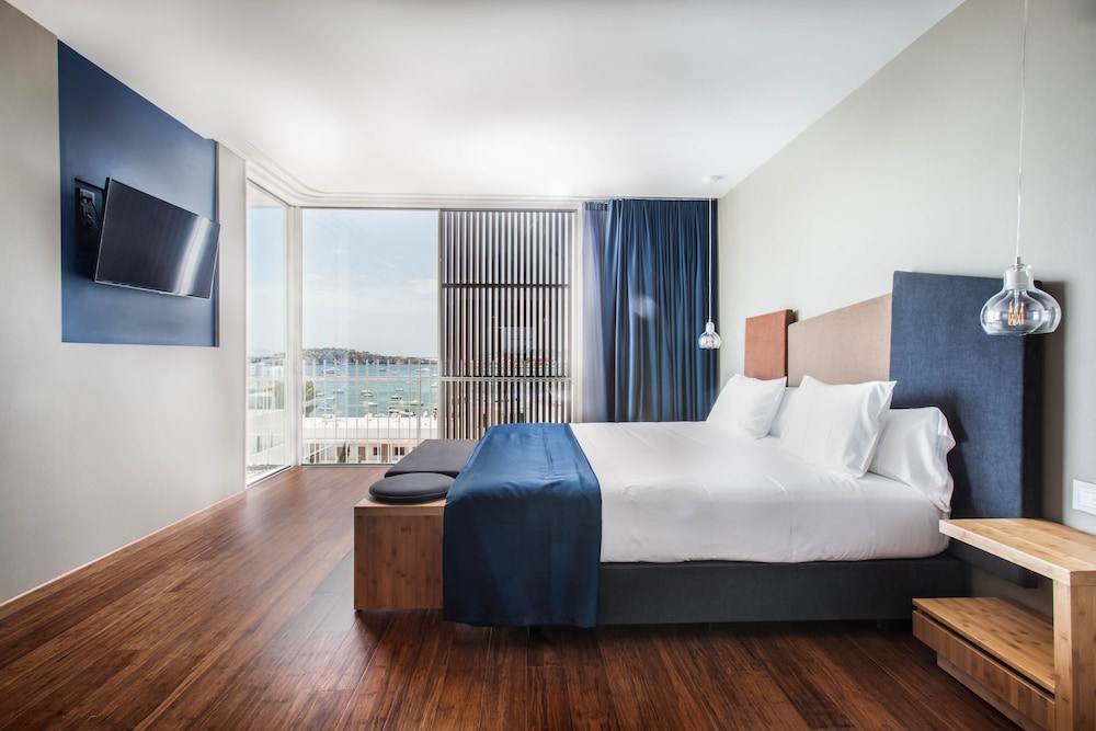 Ocean Drive Talamanca — Hotel rooms in Ibiza Town, Balearic Islands