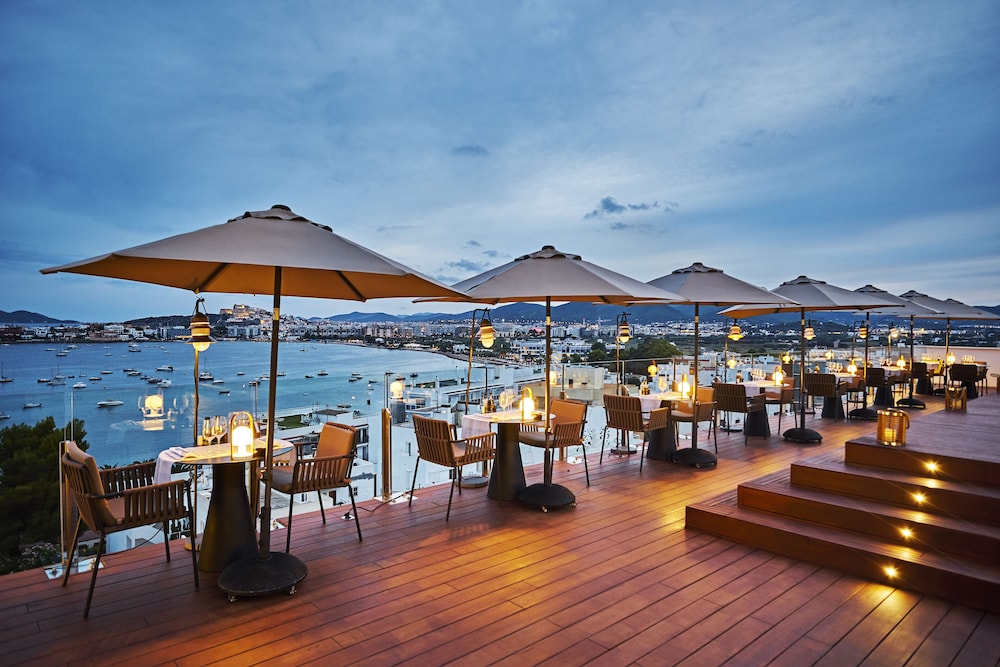 Ocean Drive Talamanca — Restaurant & bars in Ibiza Town, Balearic Islands