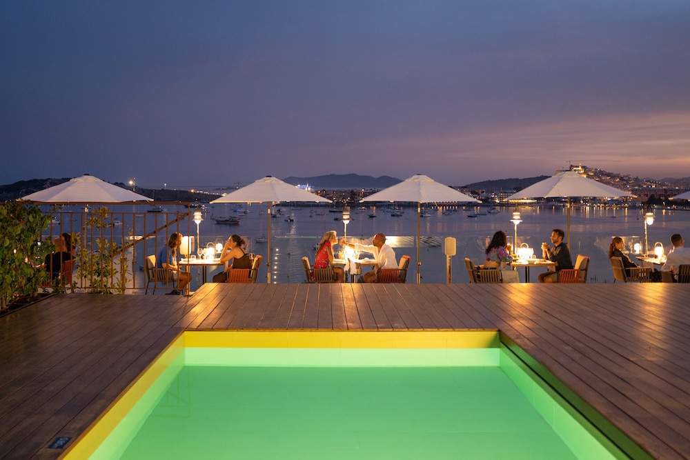 Ocean Drive Talamanca — Restaurant & bars in Ibiza Town, Balearic Islands