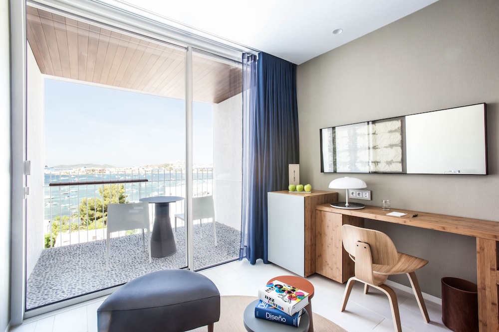 Ocean Drive Talamanca — Hotel rooms in Ibiza Town, Balearic Islands