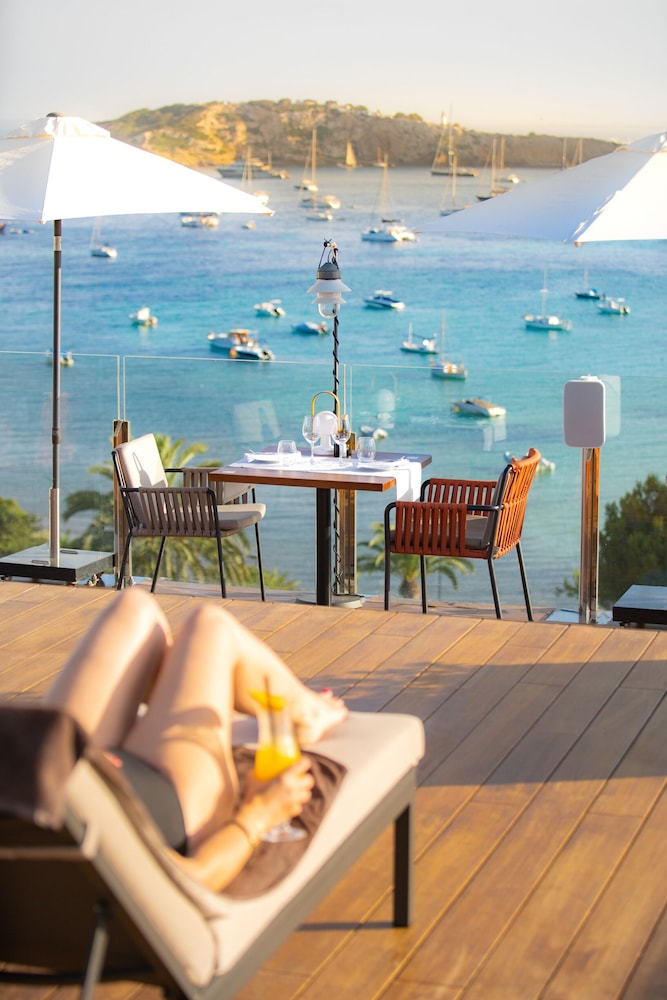 Ocean Drive Talamanca — Restaurant & bars in Ibiza Town, Balearic Islands