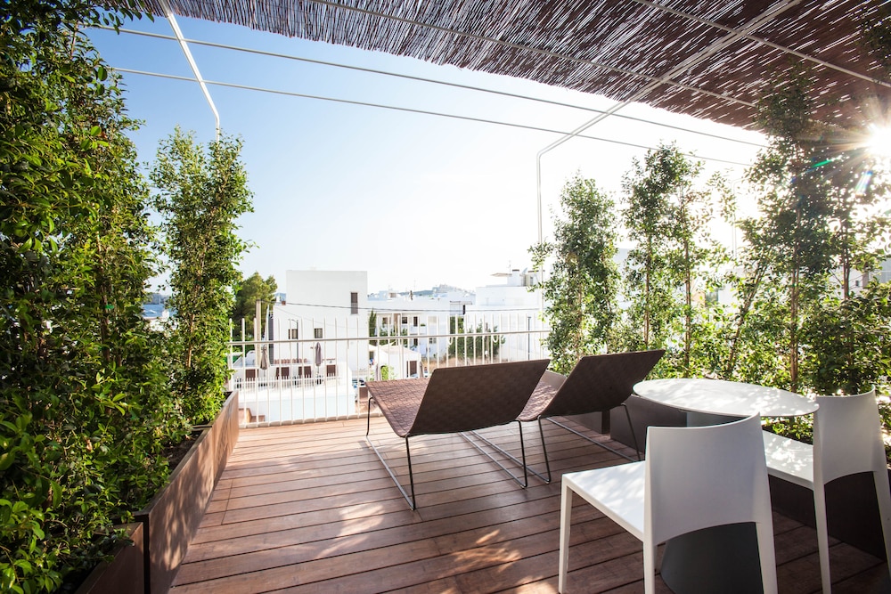 Ocean Drive Talamanca — Hotel building in Ibiza Town, Balearic Islands