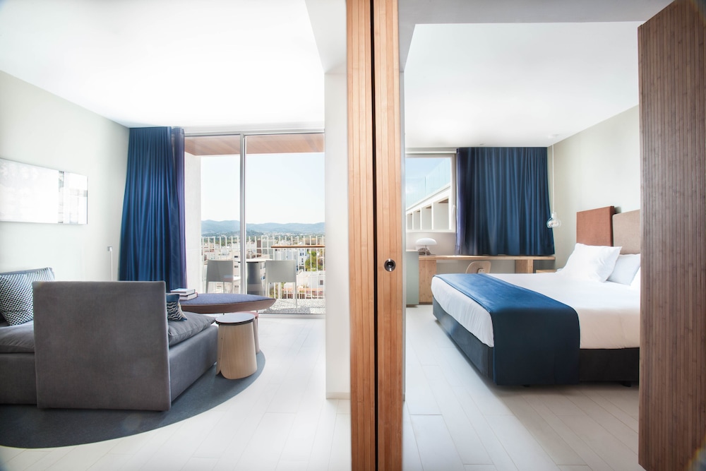 Ocean Drive Talamanca — Hotel rooms in Ibiza Town, Balearic Islands