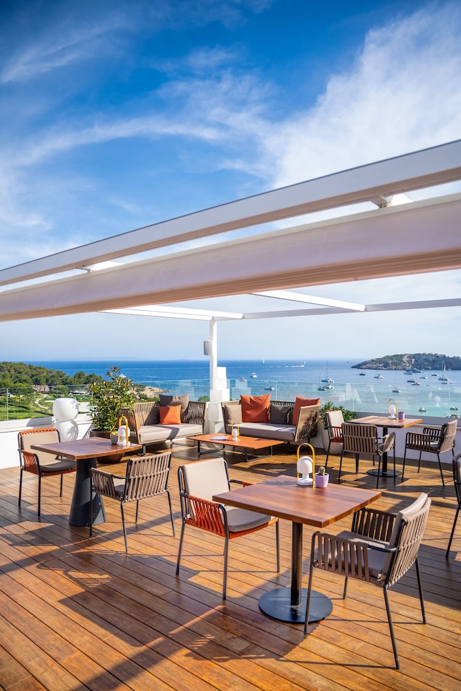 Ocean Drive Talamanca — Restaurant & bars in Ibiza Town, Balearic Islands