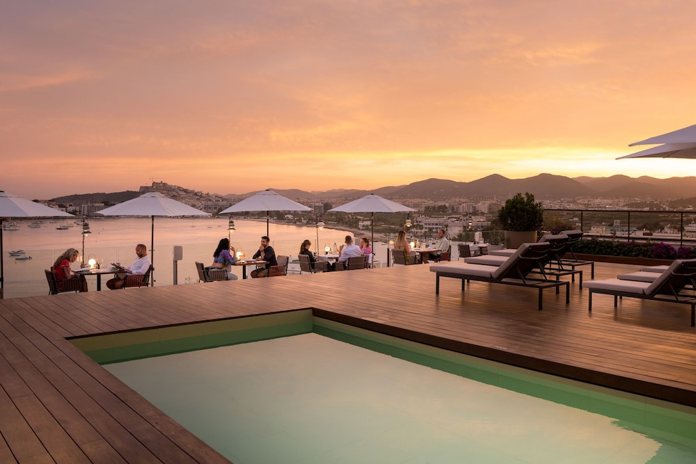 Ocean Drive Talamanca — Restaurant & bars in Ibiza Town, Balearic Islands
