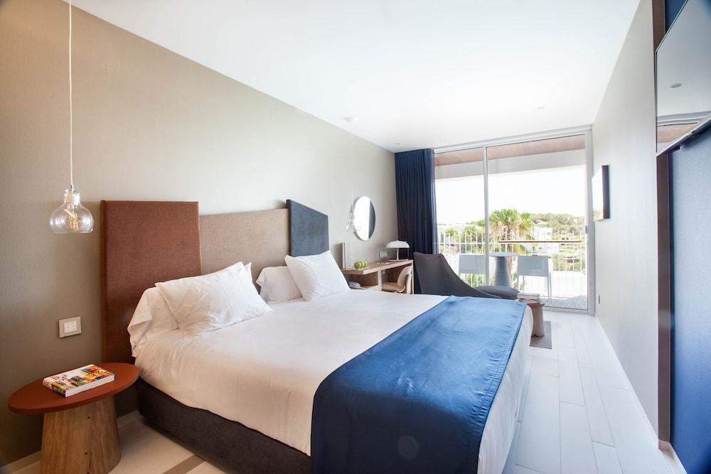 Ocean Drive Talamanca — Hotel rooms in Ibiza Town, Balearic Islands