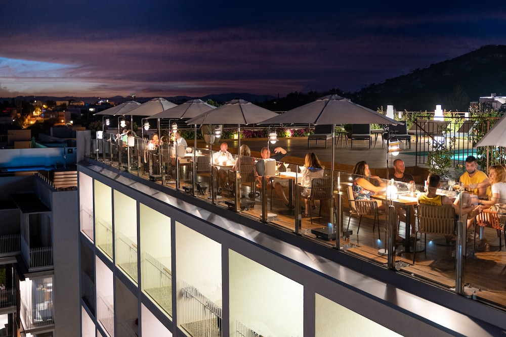 Ocean Drive Talamanca — Restaurant & bars in Ibiza Town, Balearic Islands